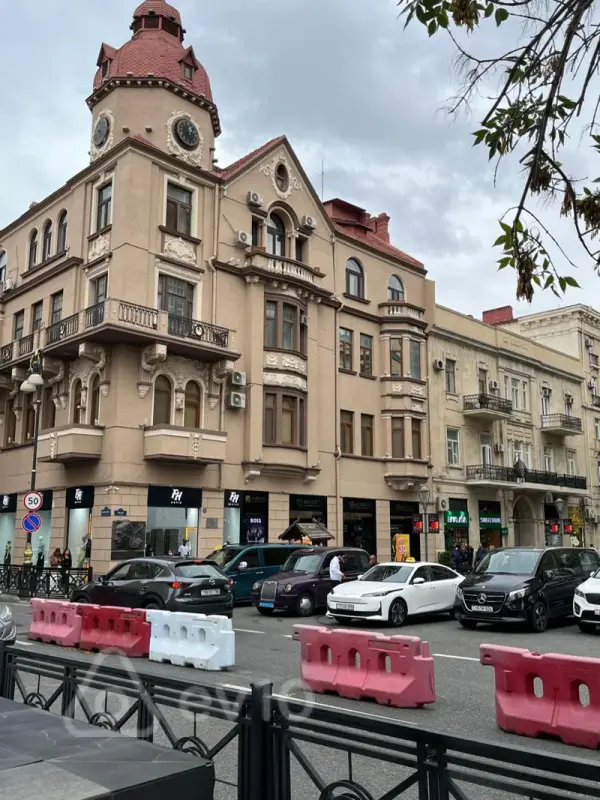 Kirayə verilir 4 otaqlı ofis 102 m²