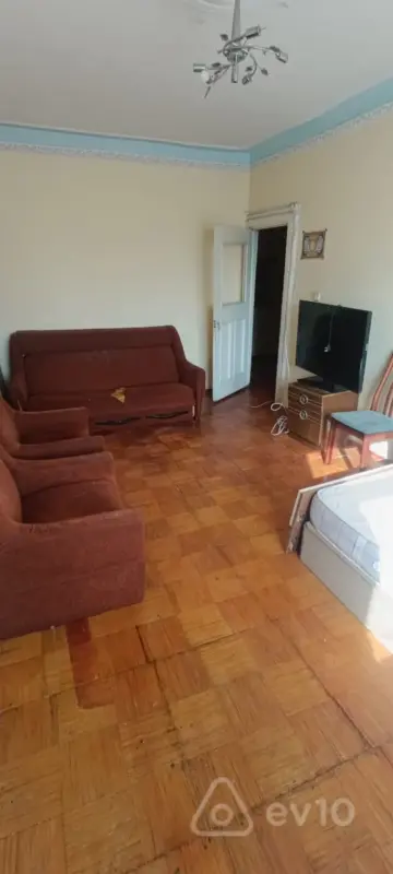 Kirayə verilir 2 otaqlı köhnə tikili 70 m²