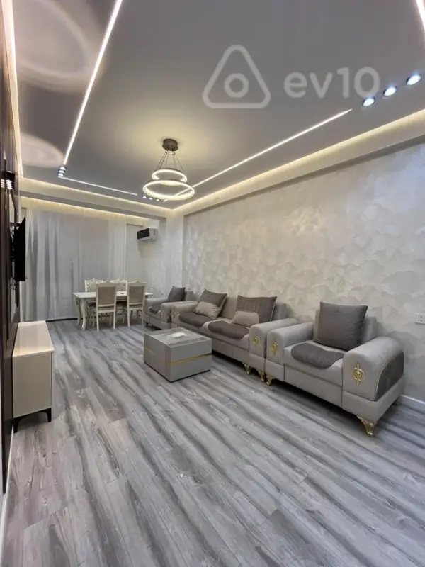 Kirayə verilir 2 otaqlı yeni tikili 80 m²