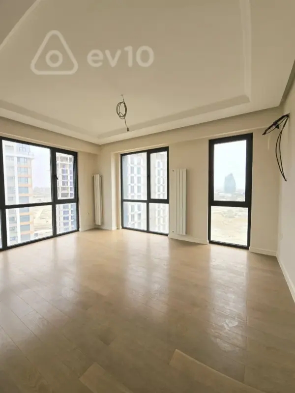 Satılır 3 otaqlı yeni tikili 76.3 m²
