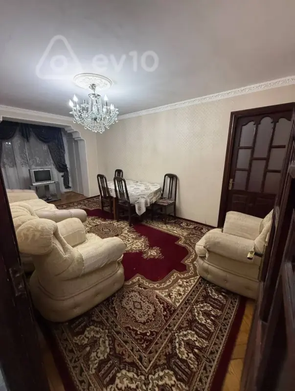 Kirayə verilir 2 otaqlı köhnə tikili 50 m²