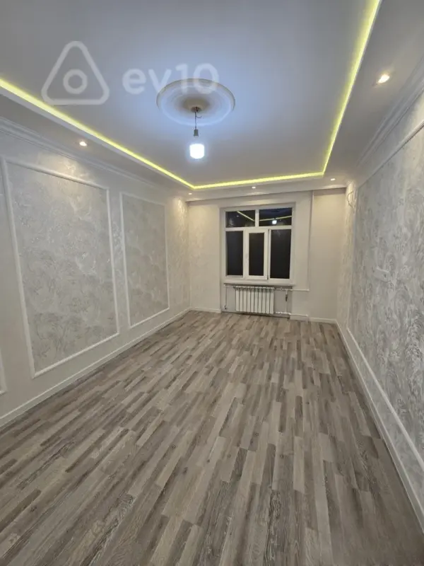 Satılır 2 otaqlı köhnə tikili 65 m²