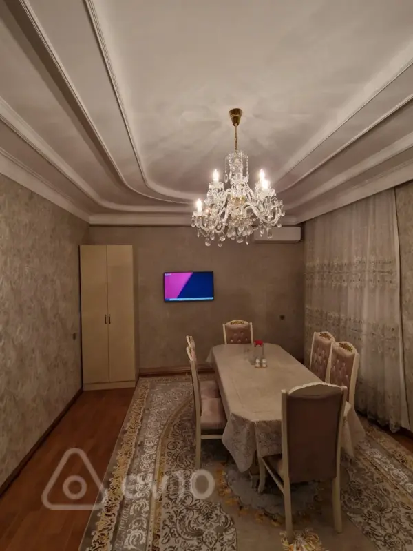 Kirayə verilir 2 otaqlı köhnə tikili 80 m²