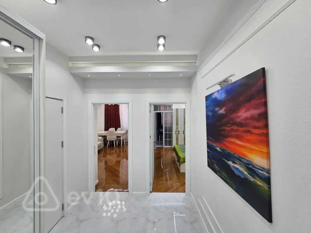 Satılır 2 otaqlı yeni tikili 70 m²