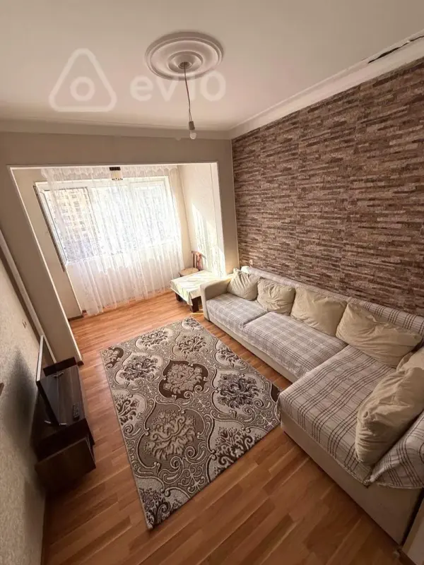Kirayə verilir 3 otaqlı köhnə tikili 75 m²