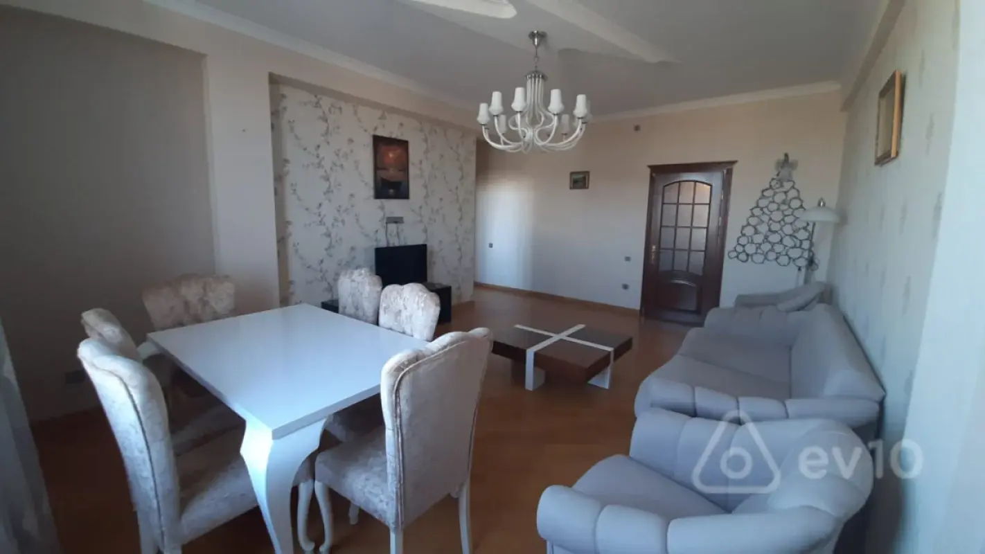 Kirayə verilir 2 otaqlı yeni tikili 90 m²