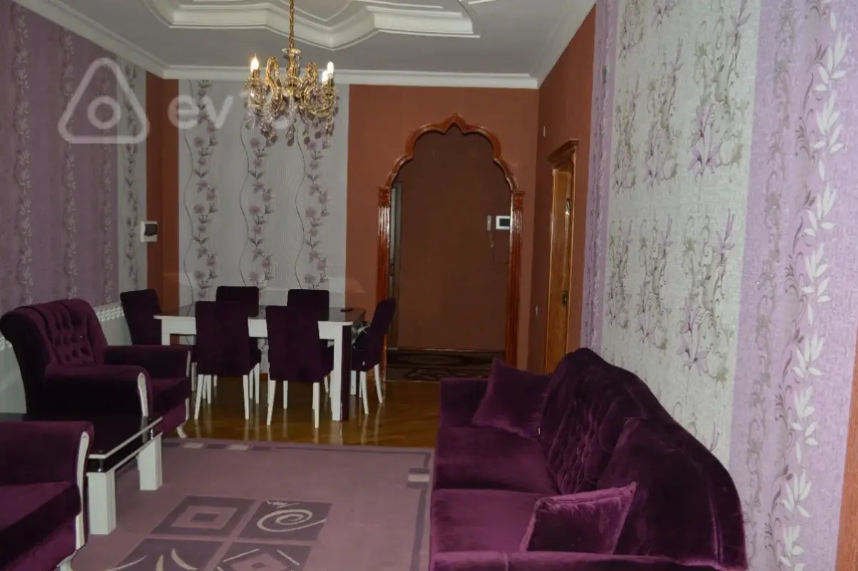 Kirayə verilir 4 otaqlı yeni tikili 150 m²