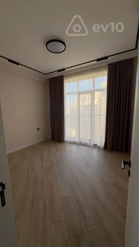 Kirayə verilir 2 otaqlı yeni tikili 80 m²