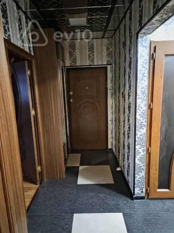 Satılır 3 otaqlı köhnə tikili 81 m²