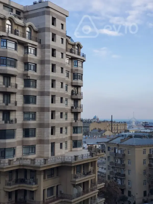 Kirayə verilir 3 otaqlı yeni tikili 170 m²