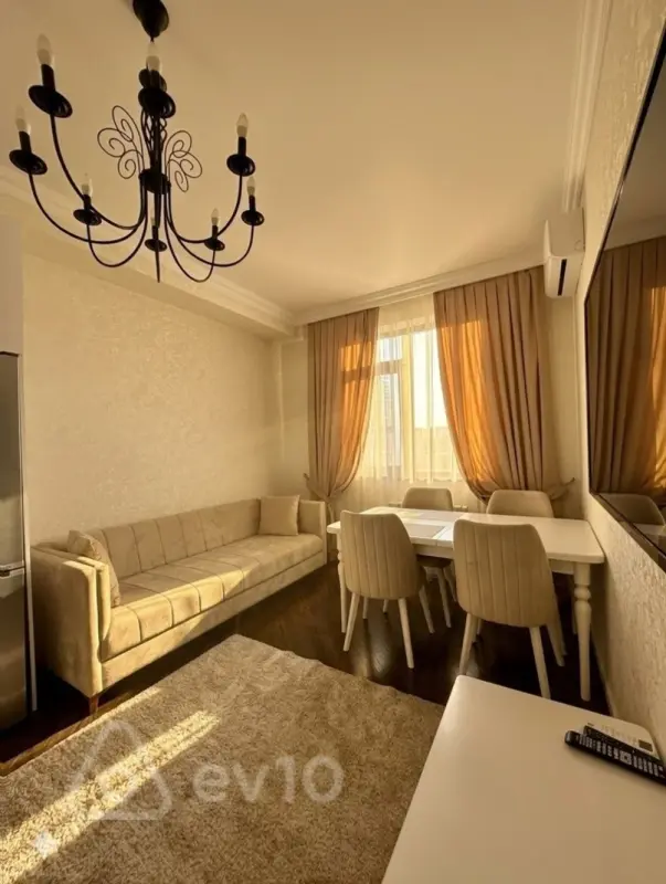 Kirayə verilir 2 otaqlı yeni tikili 70 m²