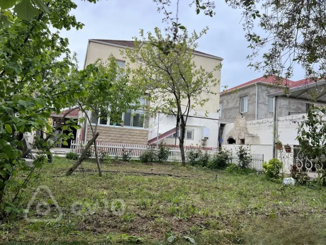 Satılır 4 otaqlı həyət evi 160 m²