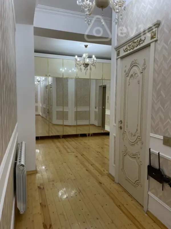 Kirayə verilir 3 otaqlı yeni tikili 120 m²