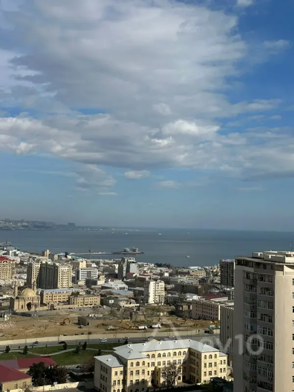 Satılır 3 otaqlı yeni tikili 193 m²