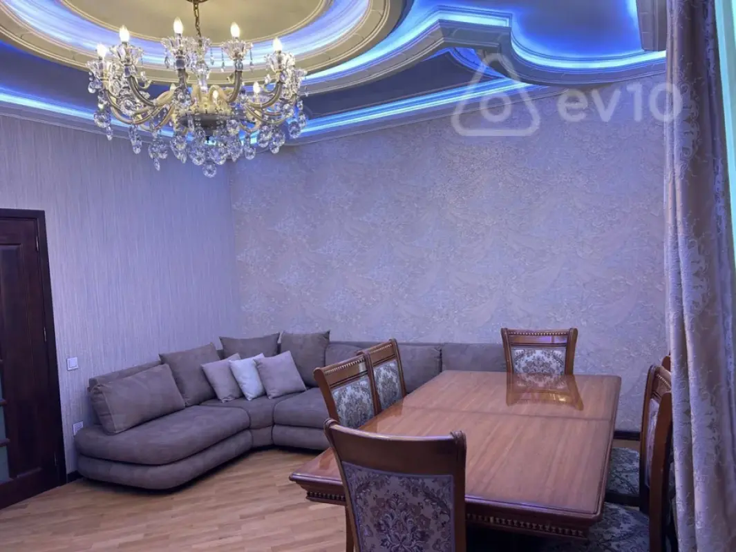 Kirayə verilir 3 otaqlı yeni tikili 120 m²