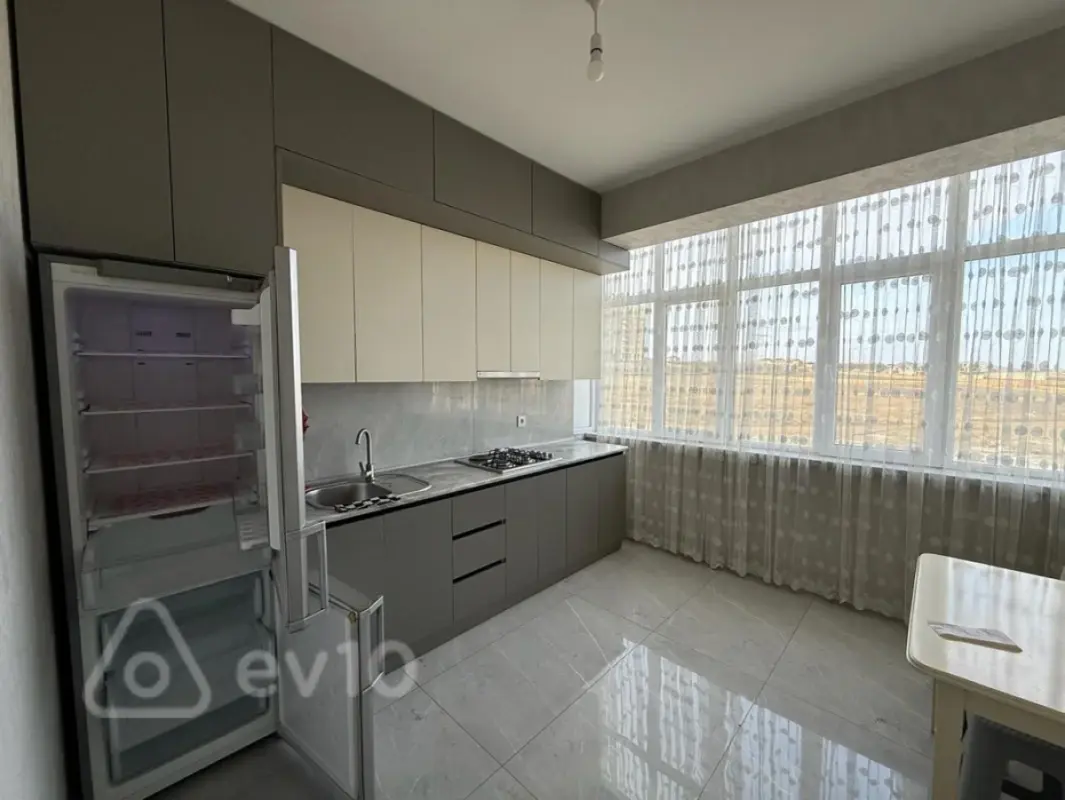 Kirayə verilir 2 otaqlı yeni tikili 50 m²
