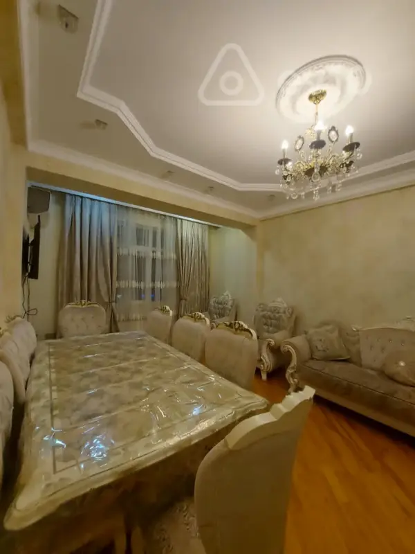 Kirayə verilir 3 otaqlı yeni tikili 75 m²