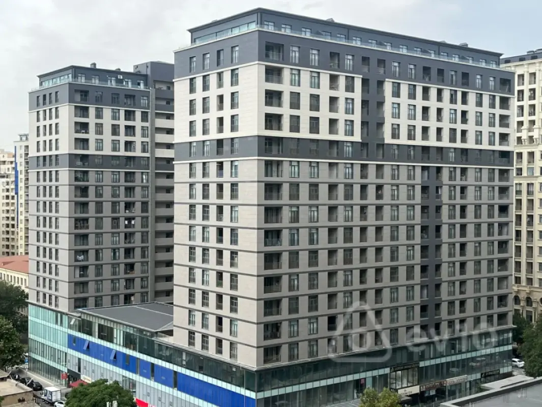 Satılır 3 otaqlı yeni tikili 105 m²