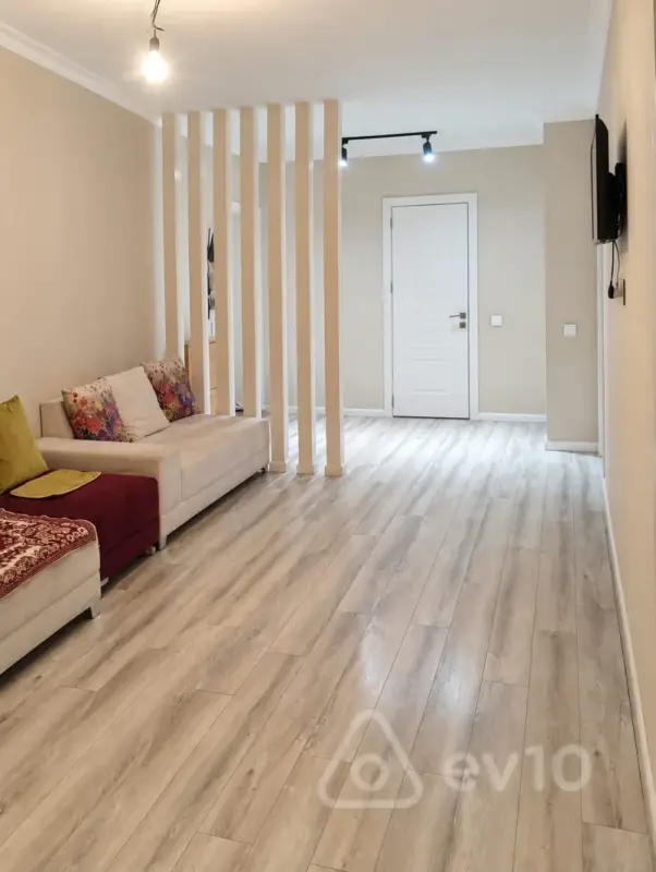 Satılır 3 otaqlı köhnə tikili 72 m²