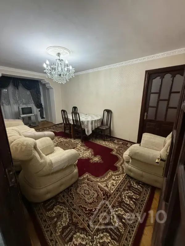 Kirayə verilir 2 otaqlı köhnə tikili 50 m²
