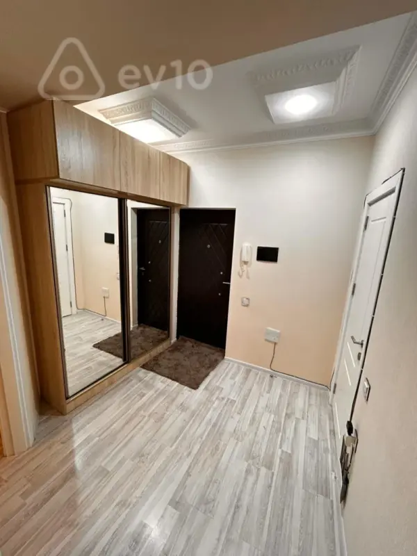 Satılır 2 otaqlı yeni tikili 68 m²