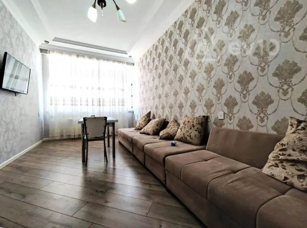 Kirayə verilir 2 otaqlı yeni tikili 75 m²