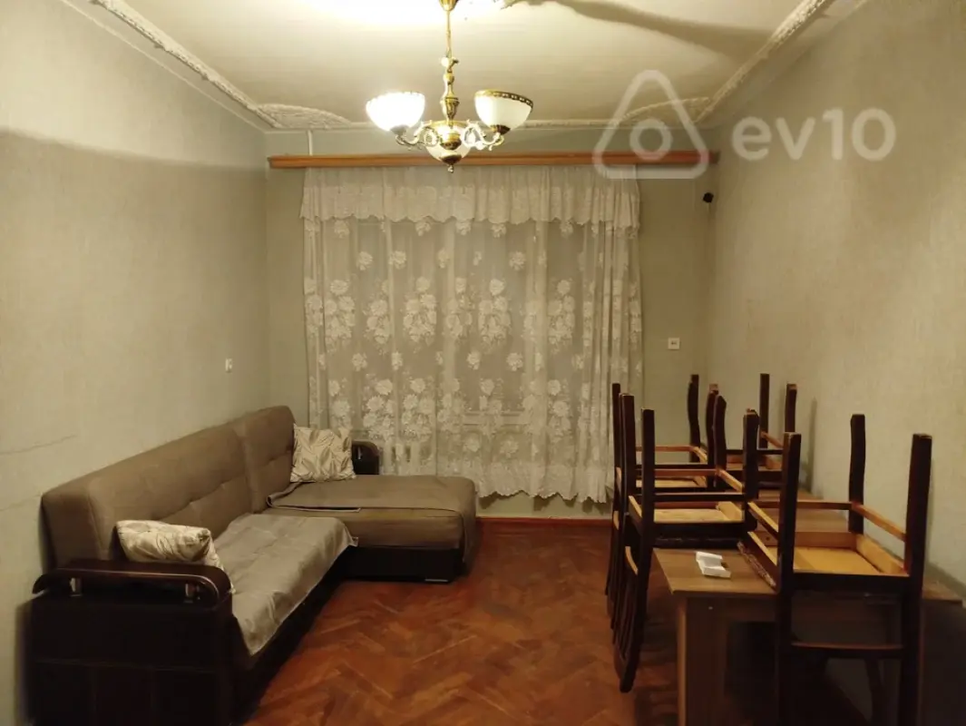 Kirayə verilir 2 otaqlı köhnə tikili 52 m²