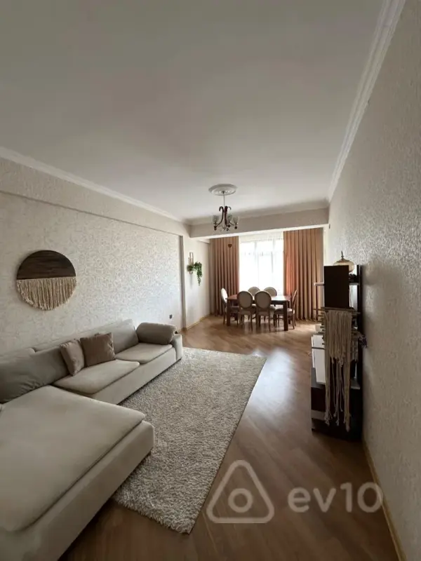 Kirayə verilir 3 otaqlı yeni tikili 130 m²