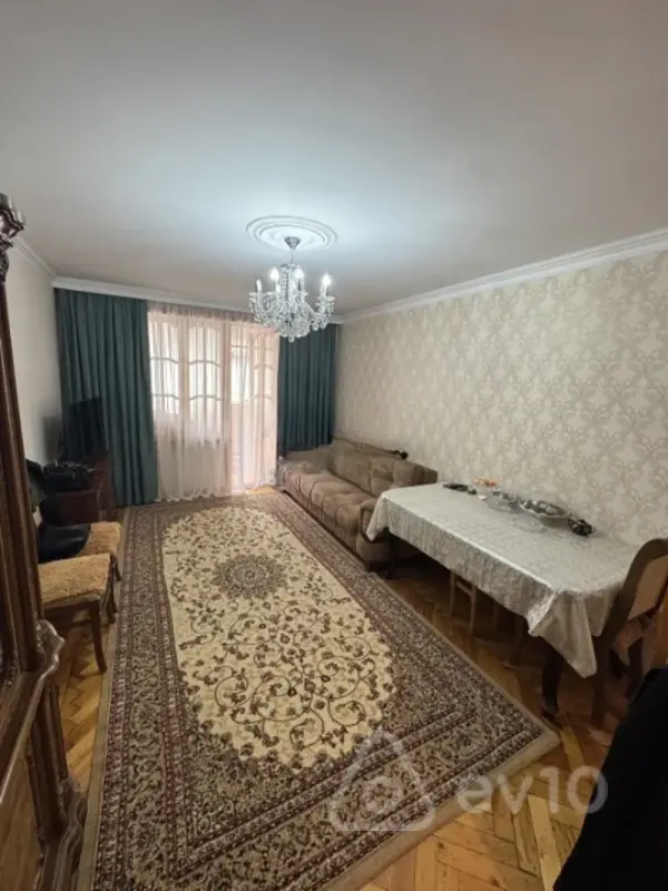 Satılır 3 otaqlı köhnə tikili 75 m²
