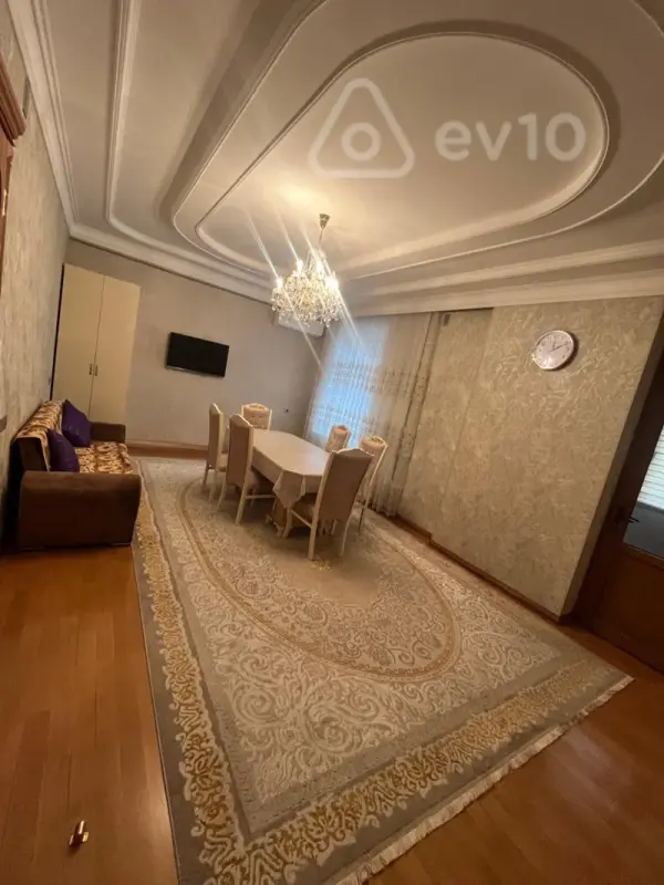 Kirayə verilir 2 otaqlı köhnə tikili 80 m²