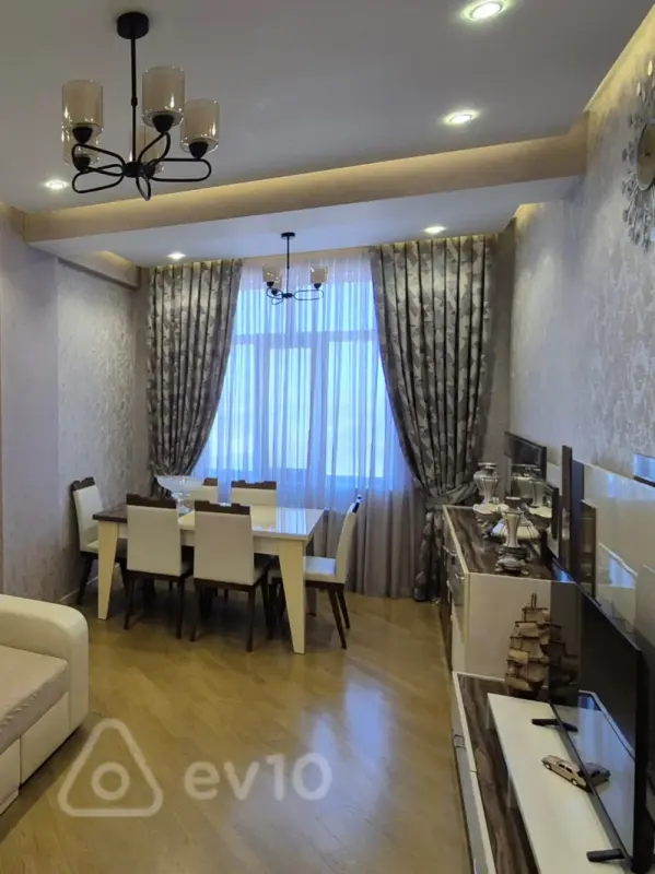 Satılır 3 otaqlı yeni tikili 100 m²
