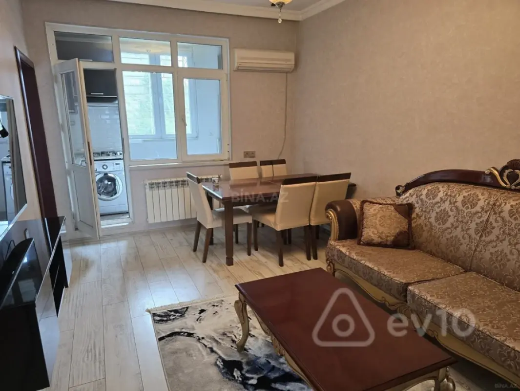 Kirayə verilir 4 otaqlı köhnə tikili 70 m²