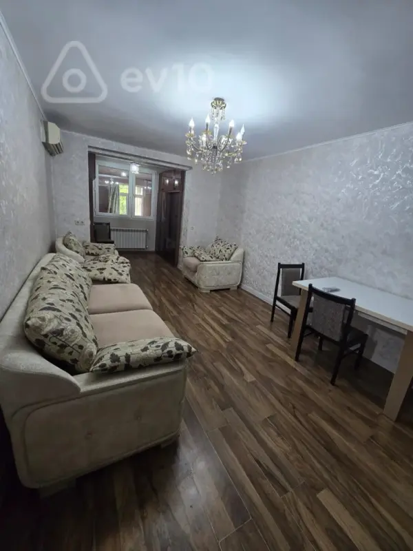 Kirayə verilir 4 otaqlı köhnə tikili 75 m²