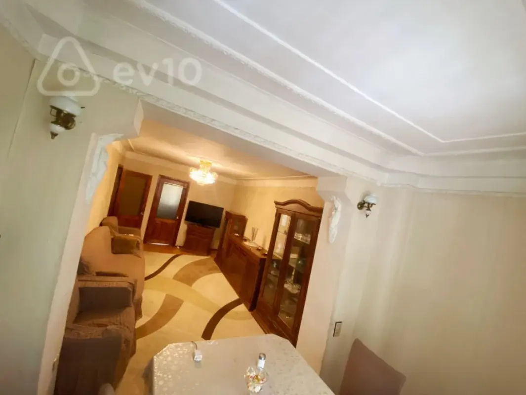 Satılır 3 otaqlı köhnə tikili 75 m²