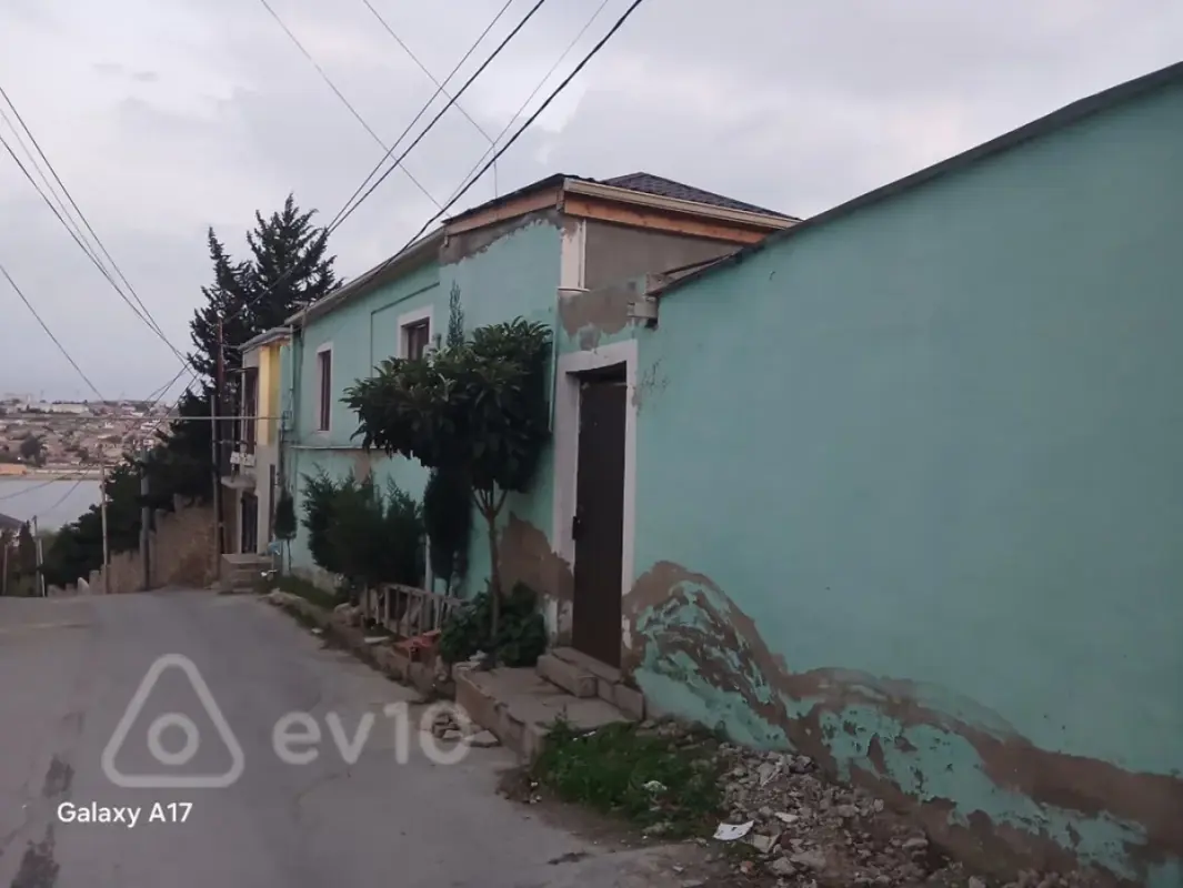 Satılır 4 otaqlı həyət evi 110 m²