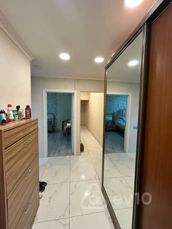 Satılır 5 otaqlı köhnə tikili 110 m²
