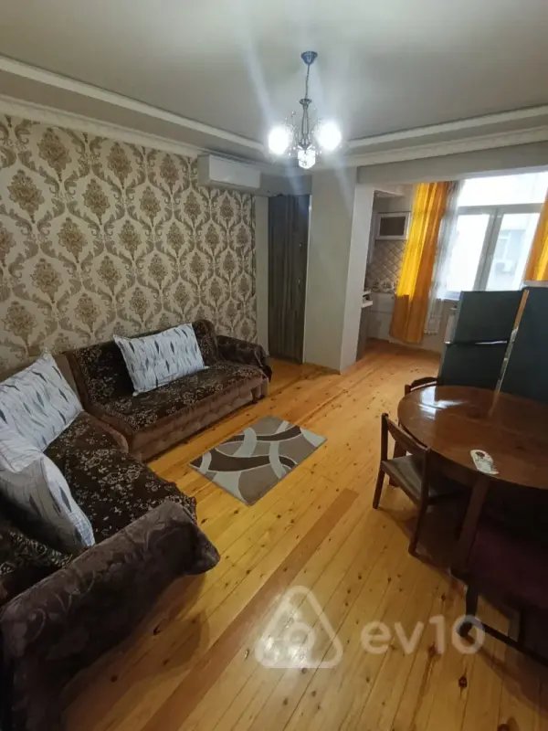 Kirayə verilir 2 otaqlı yeni tikili 50 m²