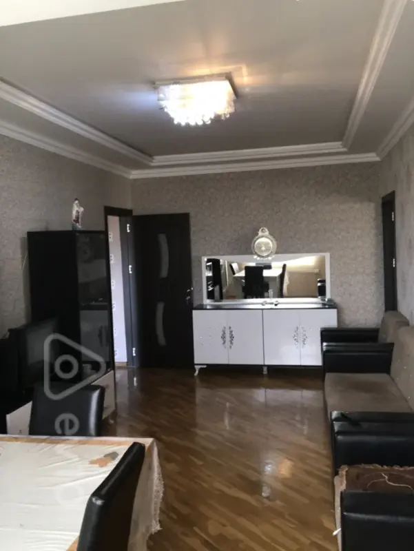 Kirayə verilir 3 otaqlı köhnə tikili 65 m²