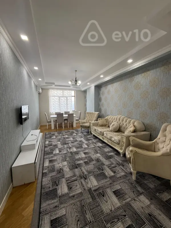 Kirayə verilir 4 otaqlı yeni tikili 140 m²