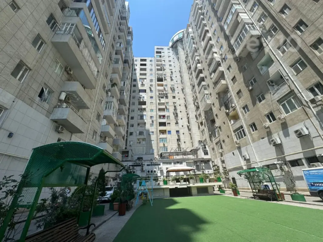 Satılır 2 otaqlı yeni tikili 95 m²