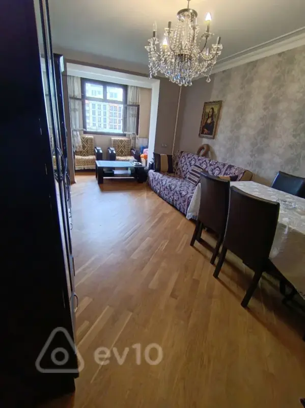 Satılır 2 otaqlı köhnə tikili 50 m²