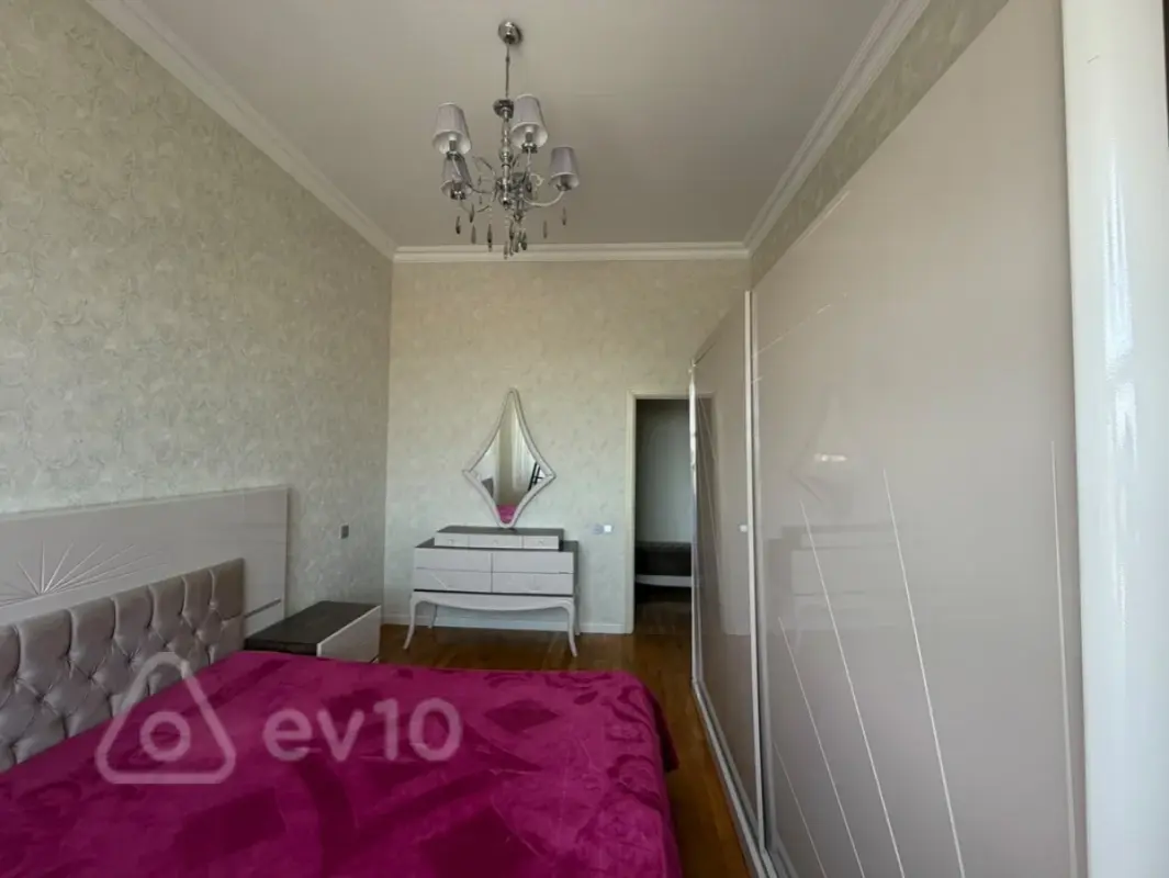 Kirayə verilir 3 otaqlı yeni tikili 80 m²