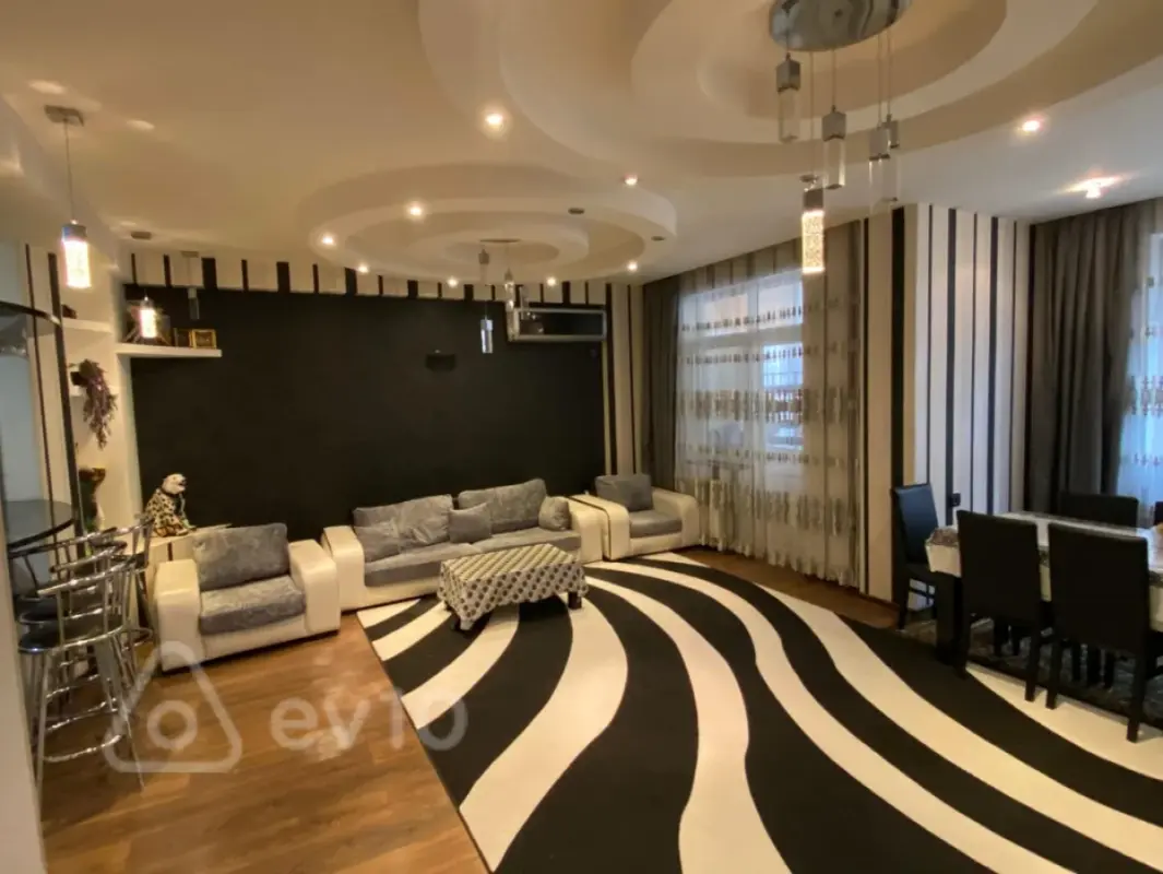 Kirayə verilir 3 otaqlı yeni tikili 130 m²