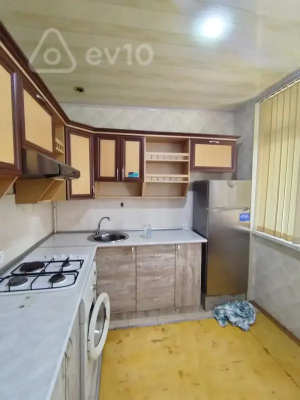 Kirayə verilir 2 otaqlı köhnə tikili 63 m²