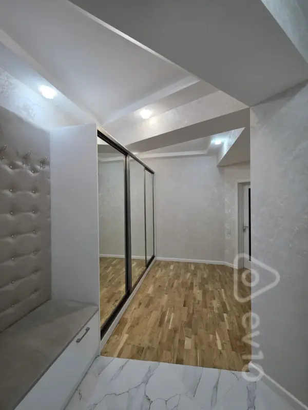 Satılır 2 otaqlı yeni tikili 68 m²