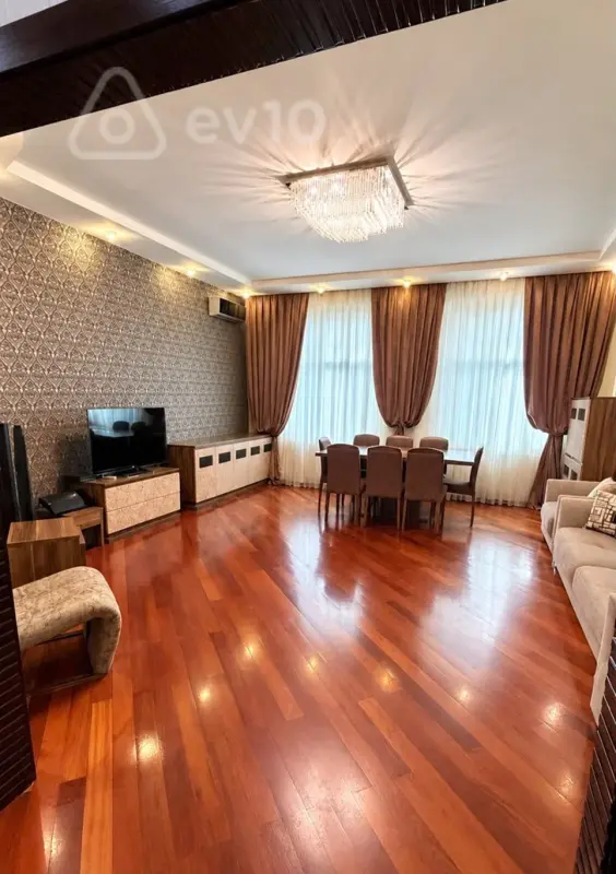 Satılır 3 otaqlı yeni tikili 136 m²
