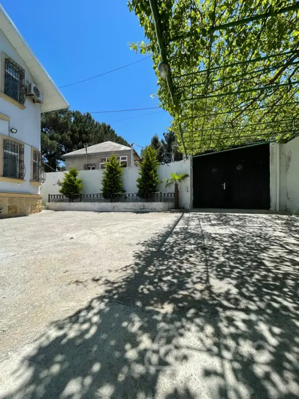 Satılır 5 otaqlı həyət evi 140 m²