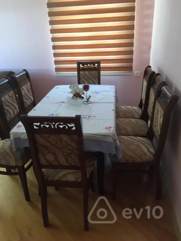 Satılır 5 otaqlı həyət evi 200 m²