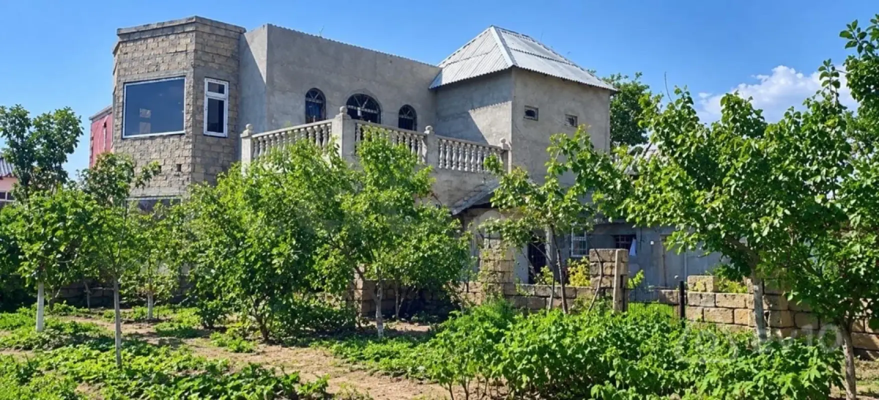Satılır 6 otaqlı həyət evi 250 m²