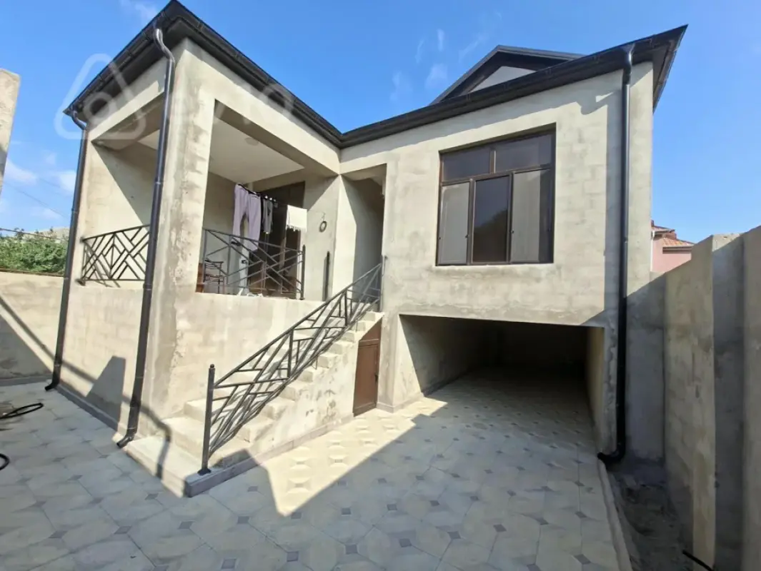 Satılır 4 otaqlı həyət evi 130 m²